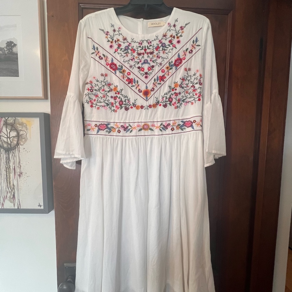 Moulinette Soeurs White Dress with Floral Embroidery